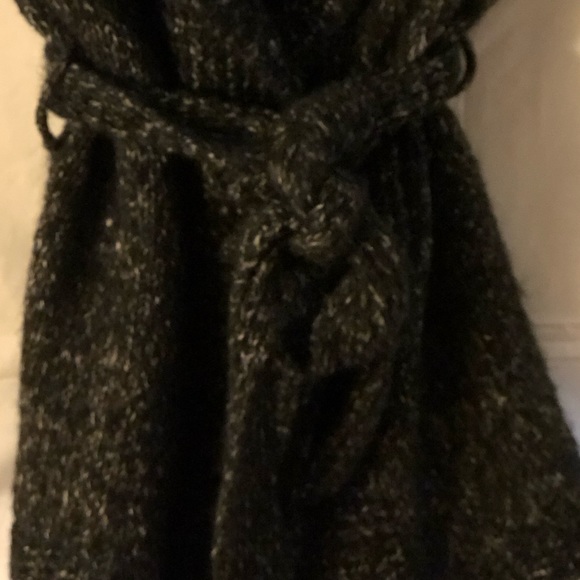 Women’s Tunic Sweater w/belt - Picture 3 of 5